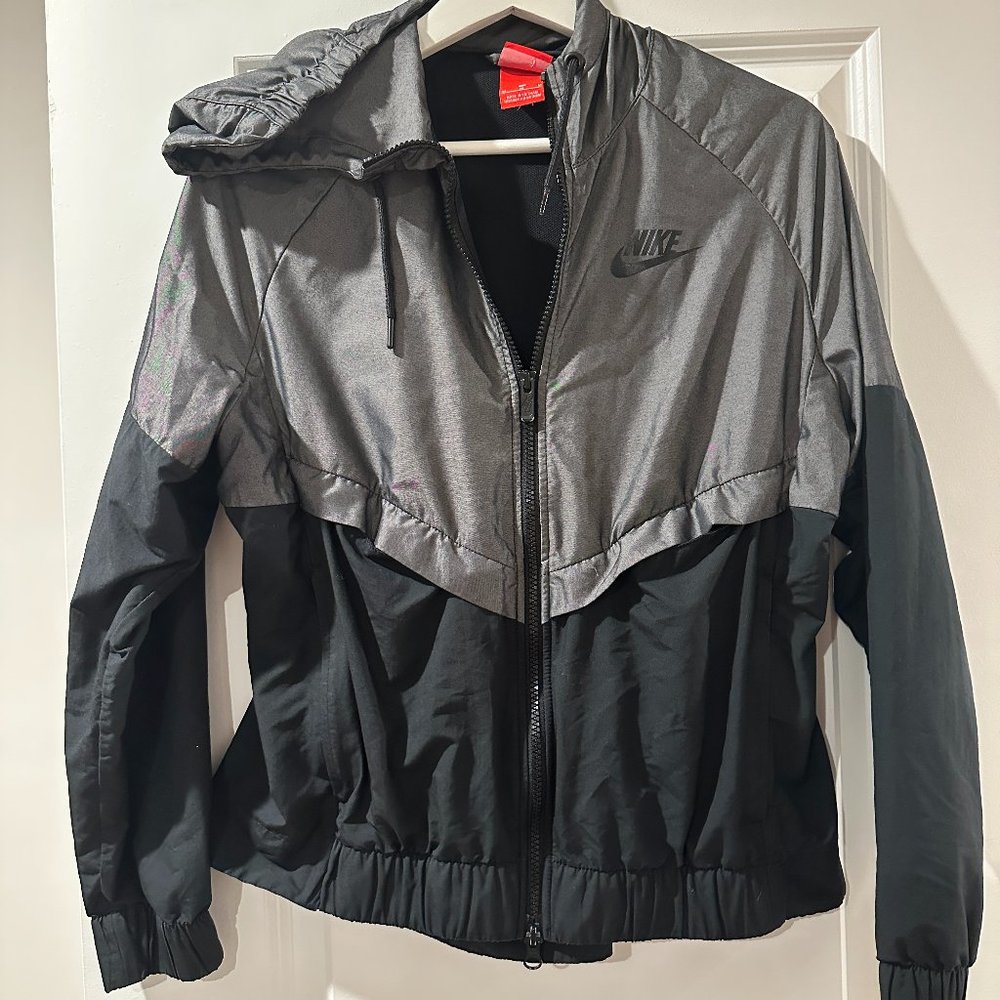 Nike Womens Medium Windbreaker Zipup Black and Gray Slightly Used